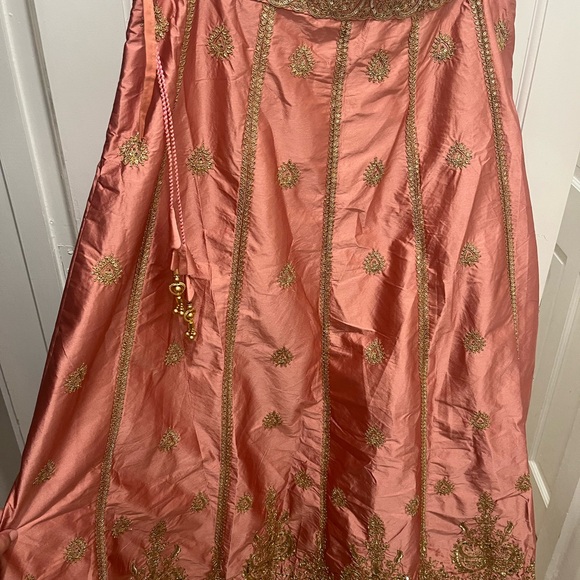 ✨Pink and Gold Indian Lehenga✨ - Picture 6 of 16